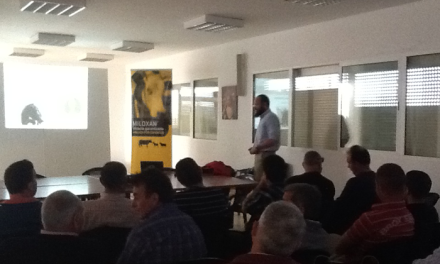 Merial participa en Córdoba en una charla en torno a los parásitos y la economía