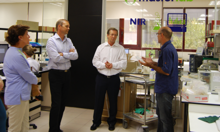 El Embajador de Holanda en España, Mathijs van Bonzel , visita las oficinas de Trouw Nutrition España
